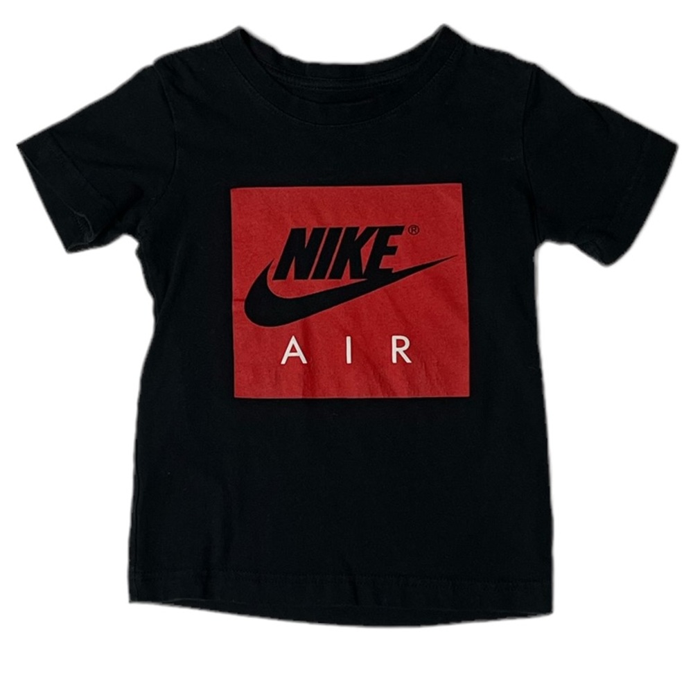 NIKE Boys Size S (5) Black & Red Graphic Short Sleeved T-Shirt